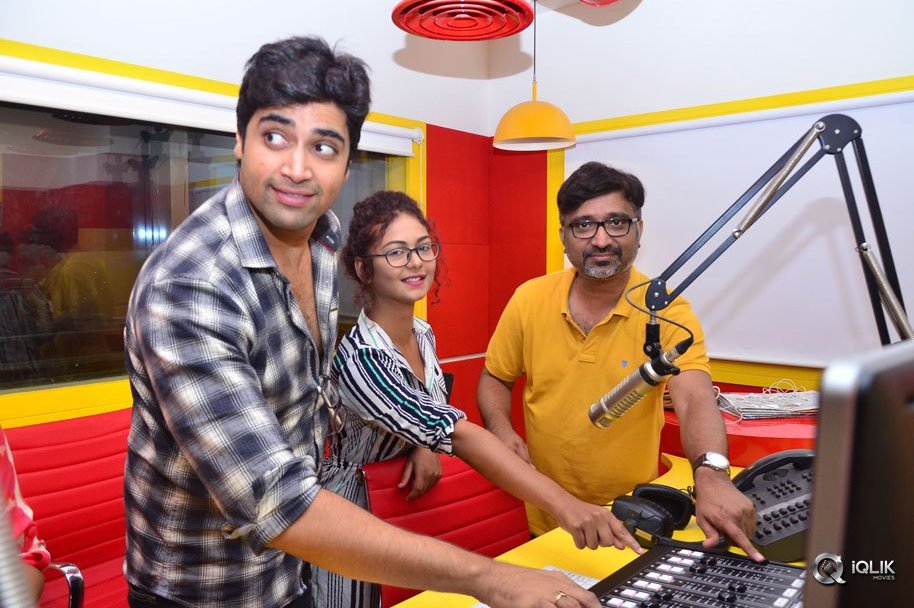Ami-Thumi-Movie-First-Song-Launch-At-Radio-Mirchi